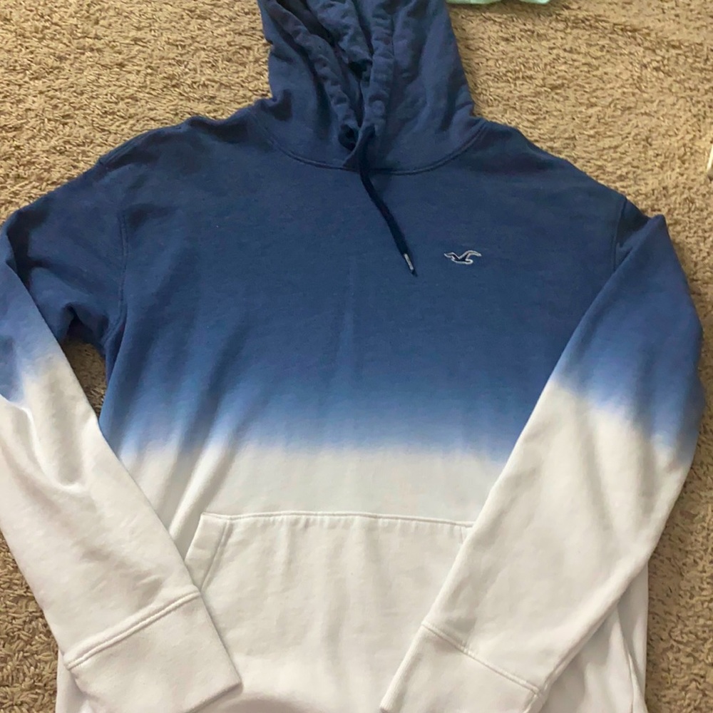 Very pretty ombré design. Super soft.